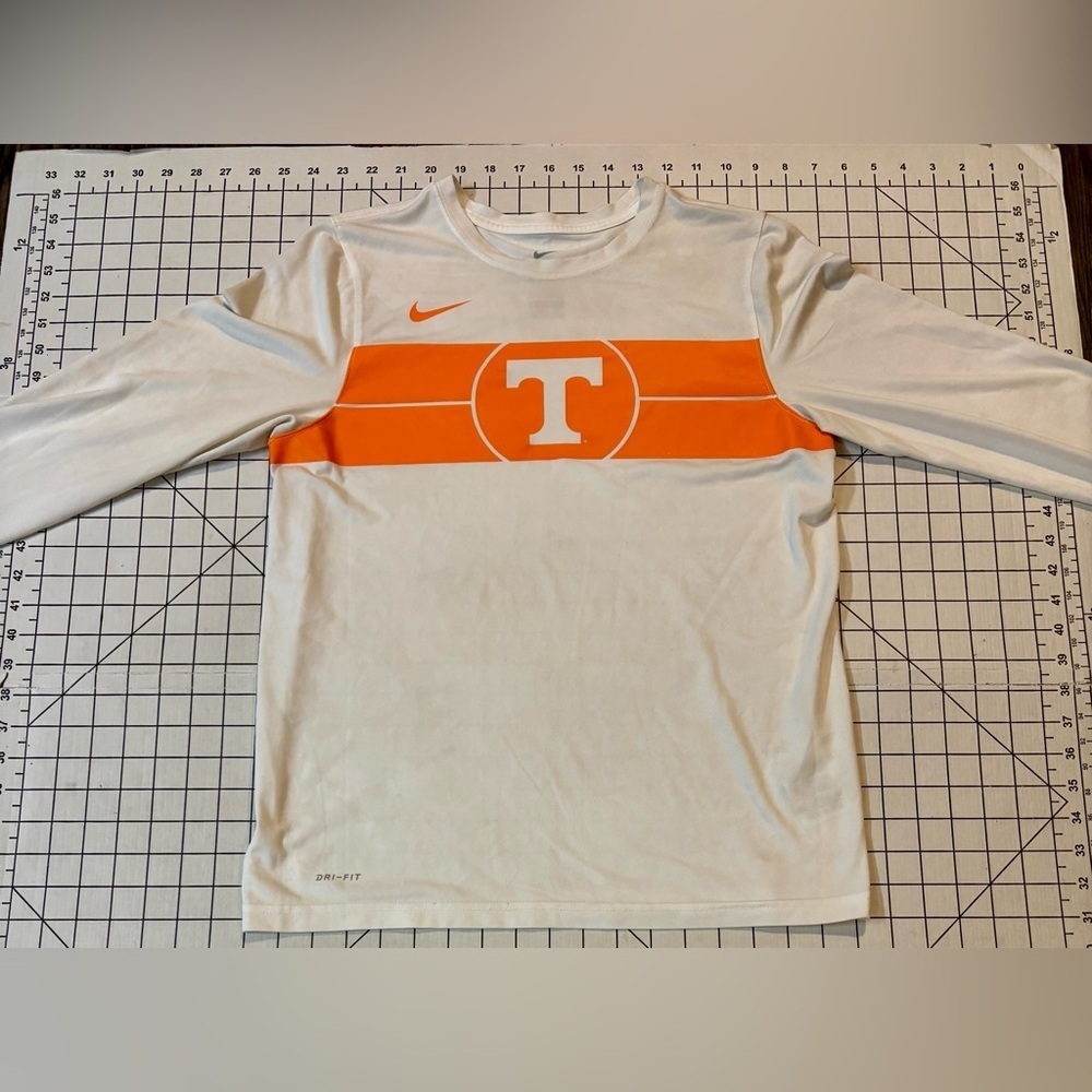 Nike Women’s XL Tennessee Volunteers Orange/White LS Athletic Cut Tee